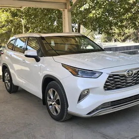 Toyota Highlander 2021