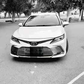 Toyota Camry 2021