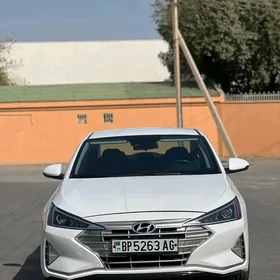Hyundai Elantra 2020