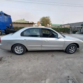 Hyundai Sonata 2001