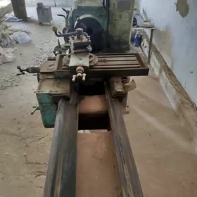 Токарны станок