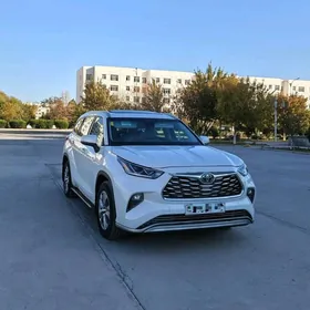 Toyota Highlander 2022