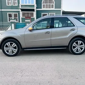 Mercedes-Benz ML350 2008