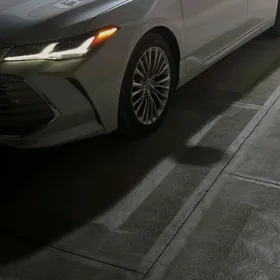 Toyota Avalon 2019