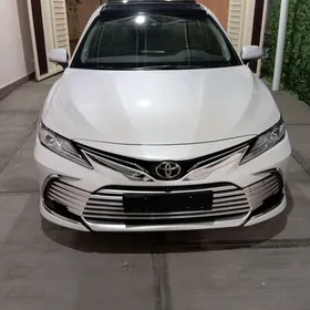 Toyota Camry 2021