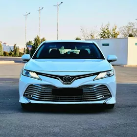 Toyota Camry 2018