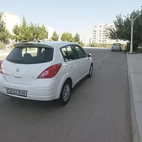 Nissan Versa 2010