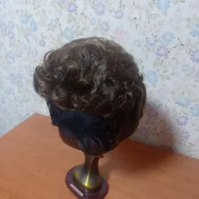 Шиньон и заколка для волос.