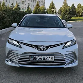 Toyota Camry 2021