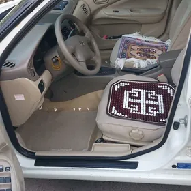 Nissan Sunny 2004