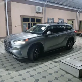 Toyota Highlander 2021