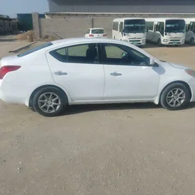 Nissan Versa 2011