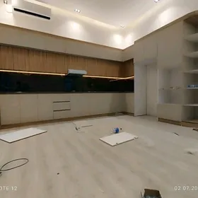 Mebel kuhny garnatur