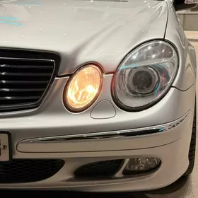 Mercedes-Benz E320 2004