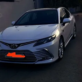 Toyota Camry 2021