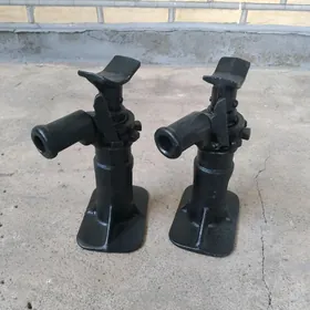 Домкрат Domkrat
