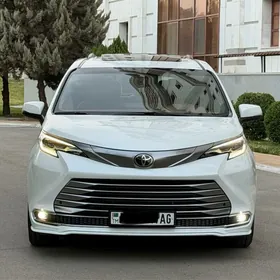 Toyota Sienna 2022