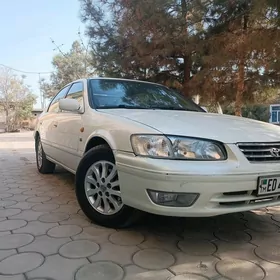 Toyota Camry 2000