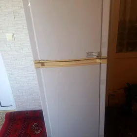 Холодильник Samsung
