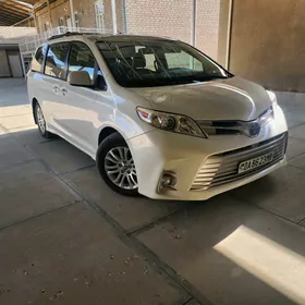 Toyota Sienna 2020