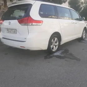 Toyota Sienna 2012