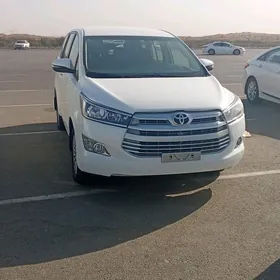 Toyota Innova 2022