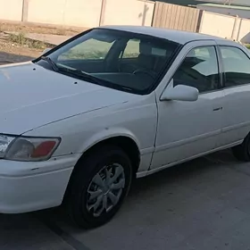 Toyota Camry 2000