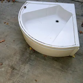 Акриловая ванна.Айнасы билен