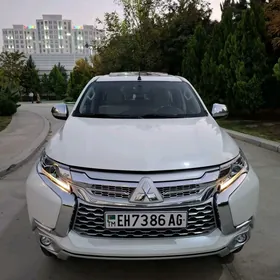 Mitsubishi Montero 2019