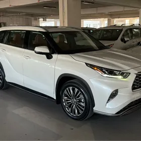 Toyota Highlander 2021