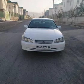 Toyota Camry 2000