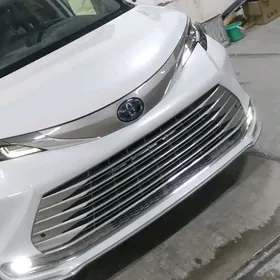 Toyota Sienna 2021