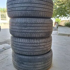 Michelin  265 45 R_21