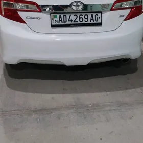 Toyota Camry 2014
