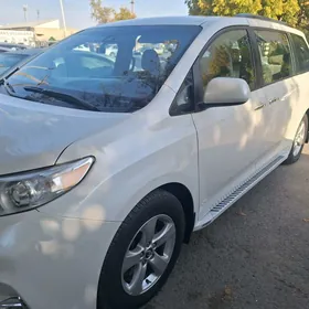 Toyota Sienna 2018