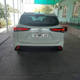 Toyota Highlander 2022