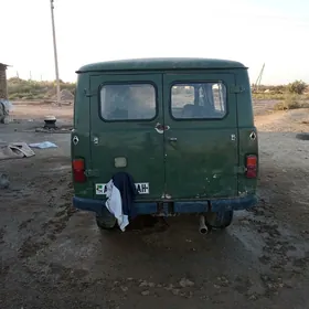 UAZ 452 1980