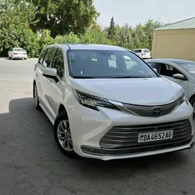 Toyota Sienna 2022