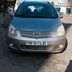 Toyota Corolla Verso 2003