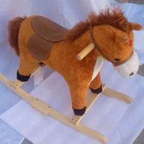 лошадка-качалка