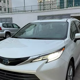 Toyota Sienna 2022