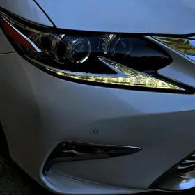 Lexus ES 350 2018