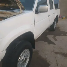 Nissan Navara 1987