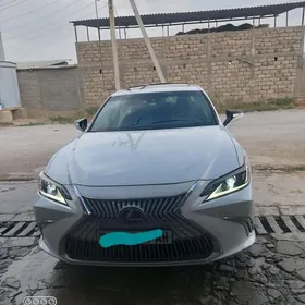 Lexus ES 350 2019