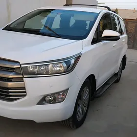 Toyota Innova 2020