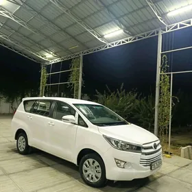 Toyota Innova 2020