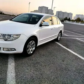 Skoda Superb 2011