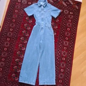 Джинсовый комбинезон