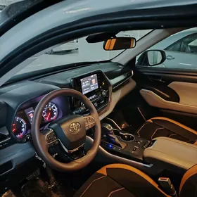 Toyota Highlander 2020