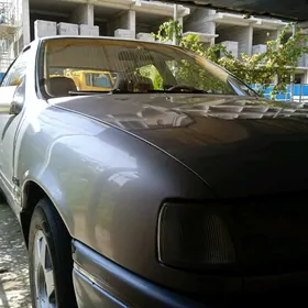 Opel Vectra 1989